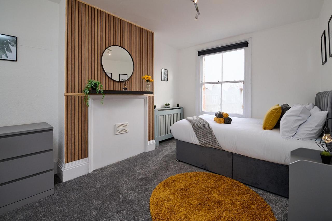 Spacious 3 Bedroom Apartment- Crouch End * Londra