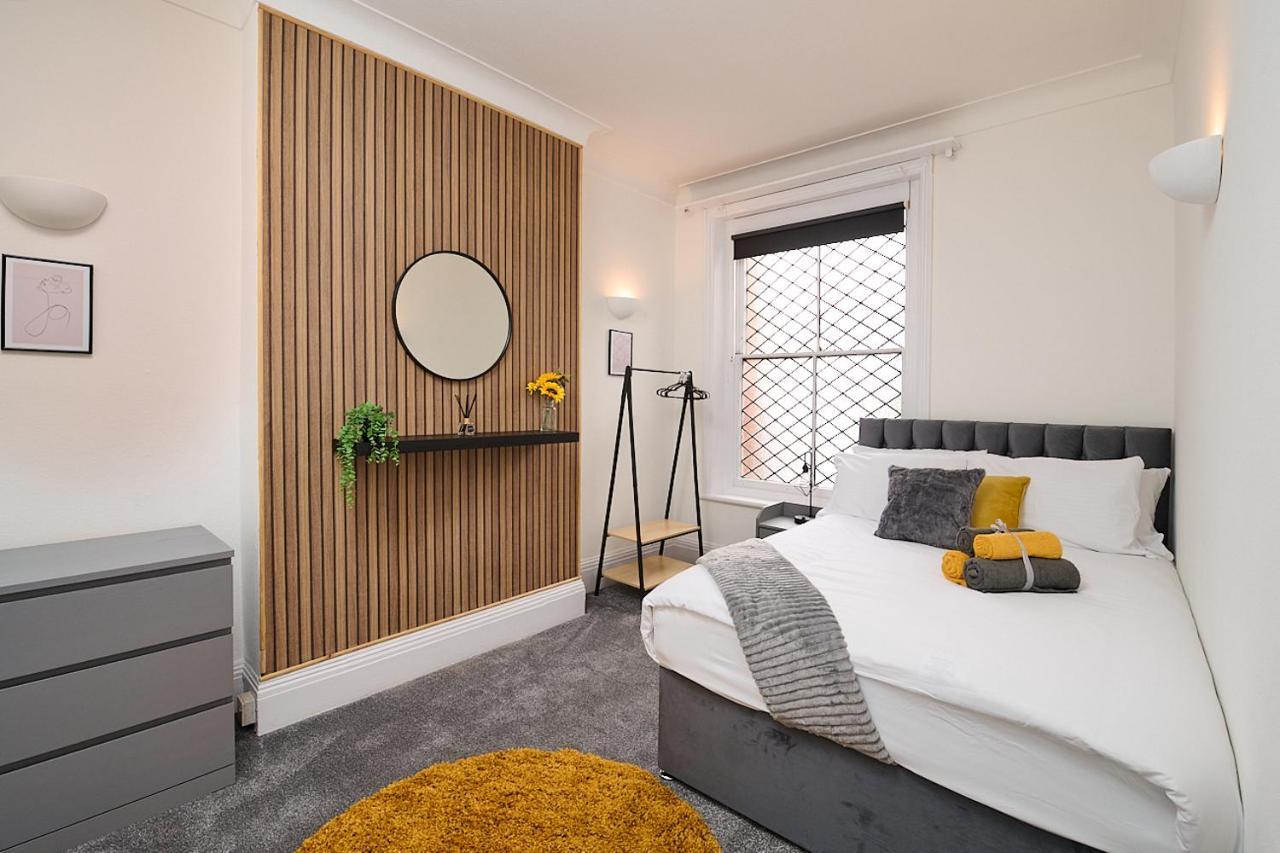 Spacious 3 Bedroom Apartment- Crouch End Appartamento Londra